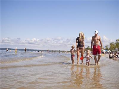 footsteps  to Grand  Beach!