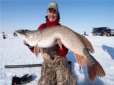 Ice Fishing Lake Winnipeg Canada in Luxury