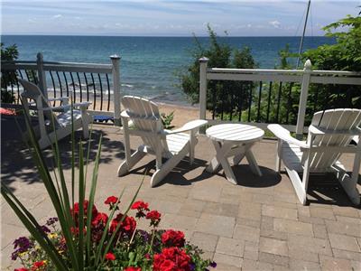 Beachfront in Tiny, lovely beach, Southern Georgian Bay (between Balm Beach and Ossossane)