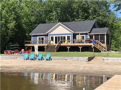 THE SANDWOOD MUSKOKA, 4 Season Cottage, 3 Mile Lake