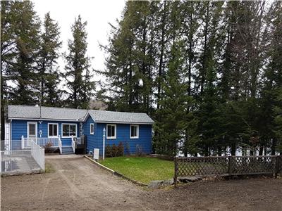 Completely renovated Lake front family cottage with all the amenities in Haliburton