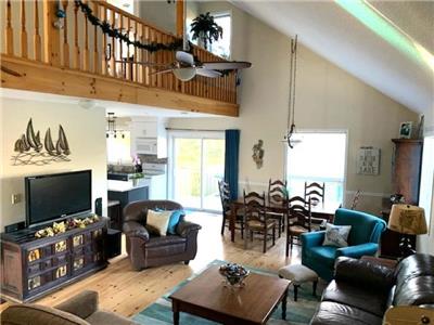 Lofts on Crest Beach Between Bayfield and Grand Bend: 4-Season Getaway