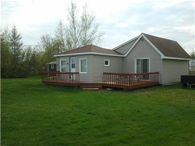 CLEAN COTTAGE IN CAISSIE CAPE NEAR SHEDIAC 2 MIN WALK TO PRIVATE BEACH