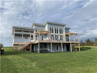 The Bach Waterfront Cottage - Flat River in Eastern PEI