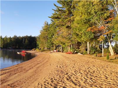 Beach Point Cottage Co. - Kennisis Lake-!! May 9th weekend... 4 guests 600$...