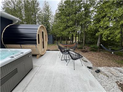 Cozy Cottage with Backyard Oasis - Hot Tub, Sauna, Cold Plunge & Fire Pit