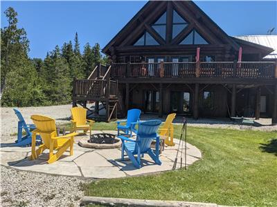 Extraordinary spacious waterfront cottage with sunset deck & fast internet - Golden Pines Cottage