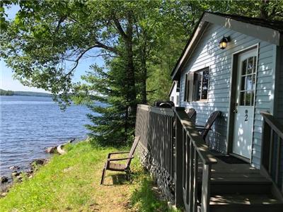 Newly Renovated Waterfront 1 Bedroom Cottage