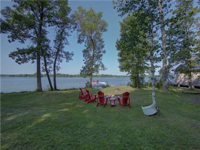 SHADOW LAKE RETREAT | Fully Renovated in 2022