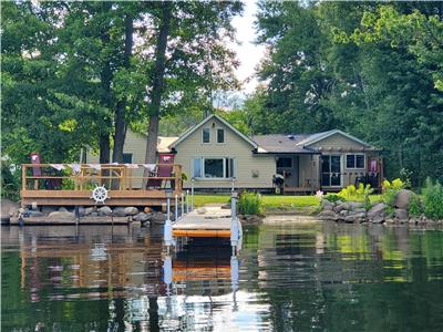 Absolutely breathtaking views Large 3 bedroom Cottage on the Trent River Available*July31-August6*
