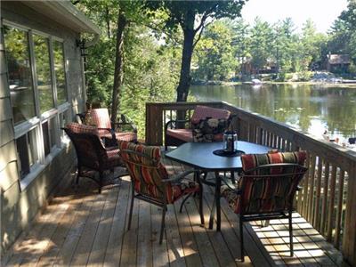 Otter Cove - 3BR Waterfront Kawartha Cottage w/ Hot Tub, AC, Wi-Fi, Firepit & Watercraft