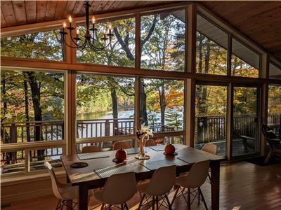 Eagle's Bay Cottage on Kingsford Lake