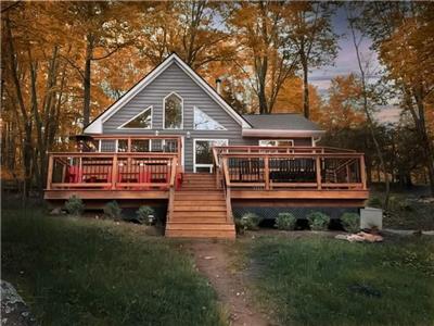 Baptiste Lake Waterfront Cottage NOW BOOKING SUMMER