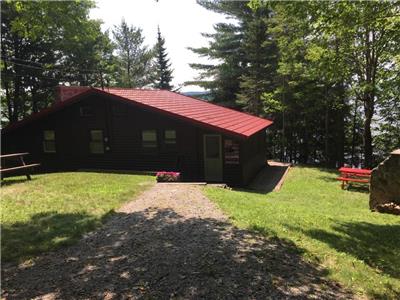 The Evergreen Lakefront Cottage