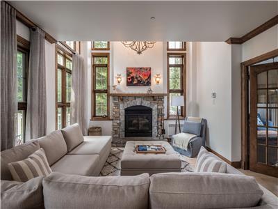 Bondurant Tremblant Luxury | 3 Bd. directly on the resort