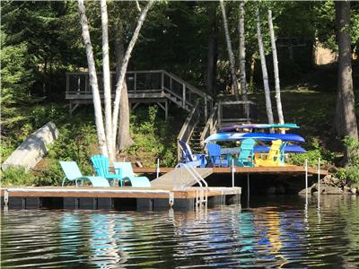Highland Hideaway - 3 Bdr, 2 Bath cottage overlooking the beautiful South Portage Lake