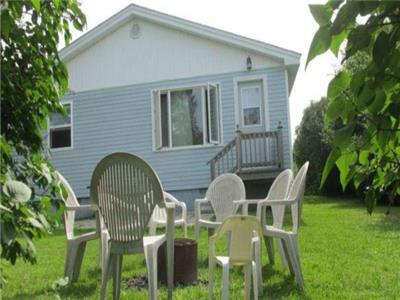 Book dates for 2025 while they are still available! 3 bedroom cottage by the wharf & Parlee Beach!