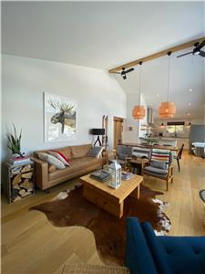 RED FOX LAKEHOUSE - Modern + Rustic on Beautiful Haliburton Lake