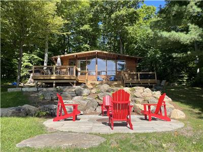 Baptiste Lake, Chalet Style Retreat bancroft