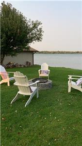 Waterfront Cottage on Lake Scugog by Kawartha Lakes, Little Britain