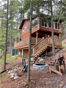 Calabogie Pearl - The Lakeside Chalet - A small rustic  and cozy 3 bedroom year round cottage