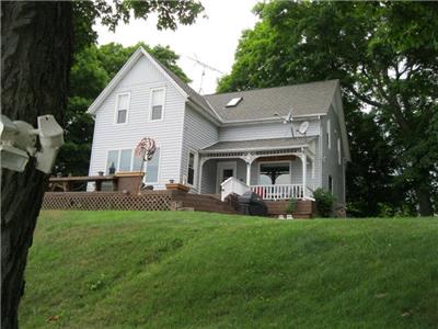 Hilltop Farmhouse Cottage
