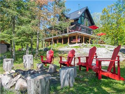 Steampunk - Truly Unique 4Br Luxury Cottage w/ Hot Tub, Sun Deck, Swimming, 5 Kayaks, 2 Canoes