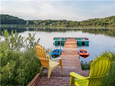 Whispering Woods Cottage - Private waterfront cottage on 4 acres in Haliburton--2.5 hrs from Toronto
