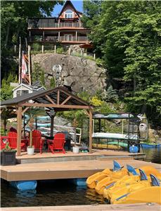 Stunning Bob's lake cottage-your adventure awaits!