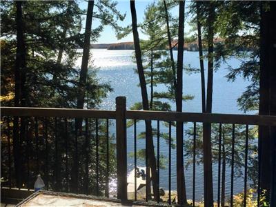 Birds View Cottage: Stunning views and deep water on Three Mile Lake - now booking 2023