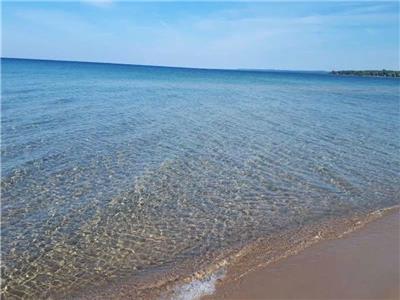 Wymbolwood Beach Family Cottages - Southern Georgian Bay, Tiny Township