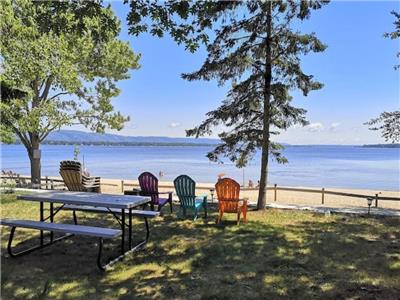 Ottawa River Front Cottage at Constance Bay (20 min. to Kanata and 40.Min. to Ottawa downtown)