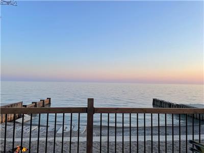 Beautiful Lake House on the Shores of Lake Erie **special Canada Day long weekend rate**