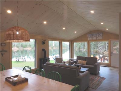 Chalet priv, moderne et familial au bord du lac