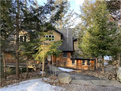 5-Bedroom Waterfront Cottage on gorgeous Three Mile Lake just north of Huntsville.  Families only.