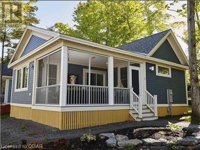 Summer Lake House in Sandbanks