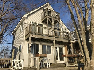 Waterfront Cottage near Point Pelee Park