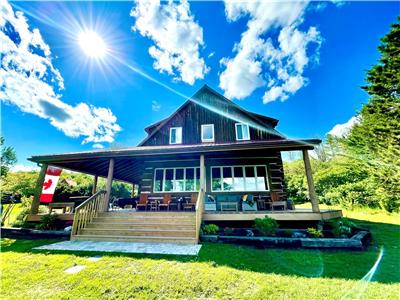 Norcan Lake Lodge - Beautiful, spacious log retreat less than 90 minutes from Ottawa