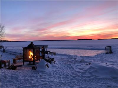 Balsam Lake 6 Bdrm Cottage - 4 Season, Great for Winter Getaways!