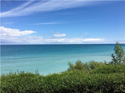 LAKESHORE BEACH HOUSE ON LAKE HURON