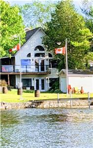 Timber Frame Cottage on Georgian Bay (Vicotria Harbour)