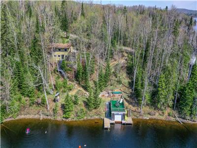Sunken Island Lakehouse, Private lakefront cottage in Muskoka and Algonquin!  Atv and sled trails!