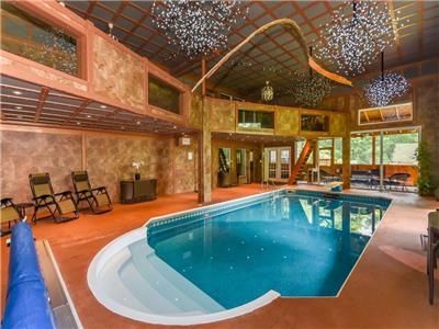 Thousand Owls Estate, a private resort oasis in Ottawa (indoor pool, hot tub, sauna, games and more)