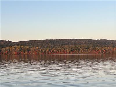 Silent Moorings - a 4 BR Log Cottage on clean, clear Lake Talon