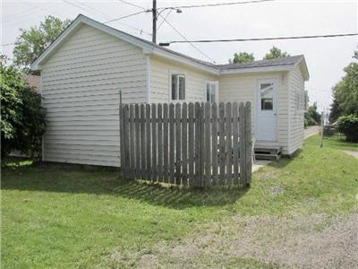 Book your 2025 summer vacation now, 2 bedroom cottage located by Parlee Beach!