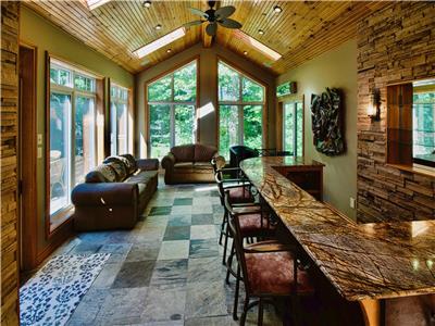 Holiday House! Spoil yourself in Southcott Pines! No Fees or Cleaning Charges!
