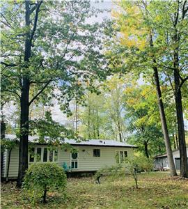 Ipperwash beach House- Lake Huron