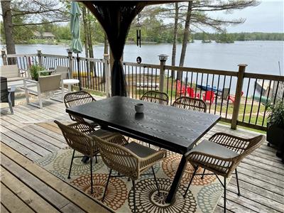 Cozy executive lakehouse on Big Bald Lake !