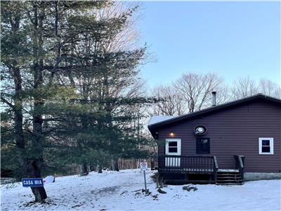 Family Cottage - Lake, fields, trails