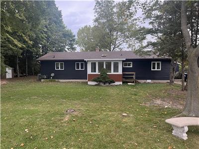 Private Lake View Cottage on Lake Huron